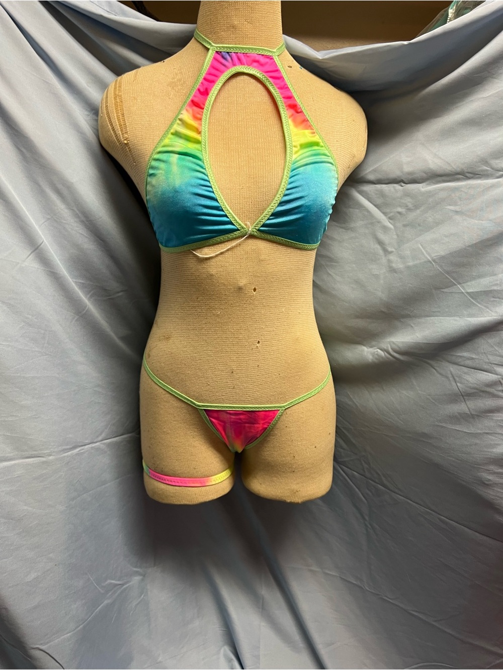 3pc Tie-Dye Keyhole Halter Bikini Set w/Garter